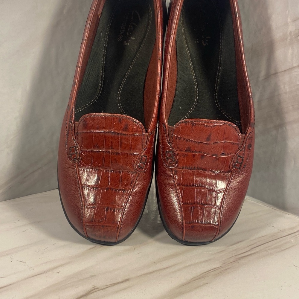 Clarks Croc-Embossed Brown Loafers